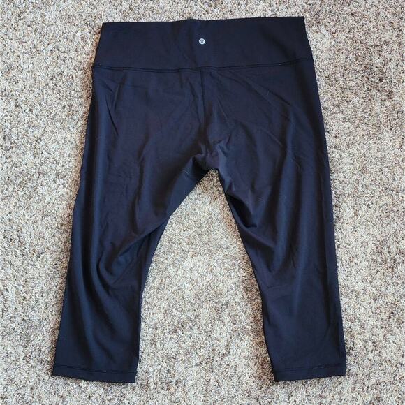 😍Lululemon Wunder Under Crop 21" High Rise Black EUC Full-On Luxtreme Yoga Gym - Picture 2 of 5